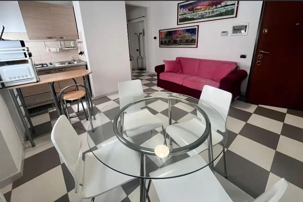 Bilocale Per 4 - Linea Rossa Precotto E Gorla Apartment Milan Italy