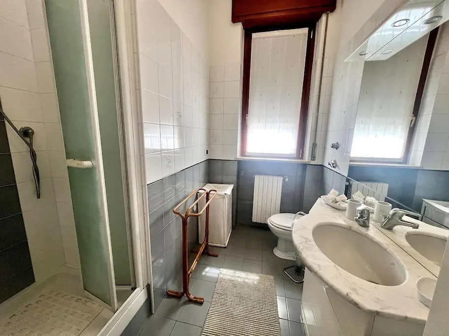 Bilocale Per 4 - Linea Rossa Precotto E Gorla Apartment Milan 0*,  Italy