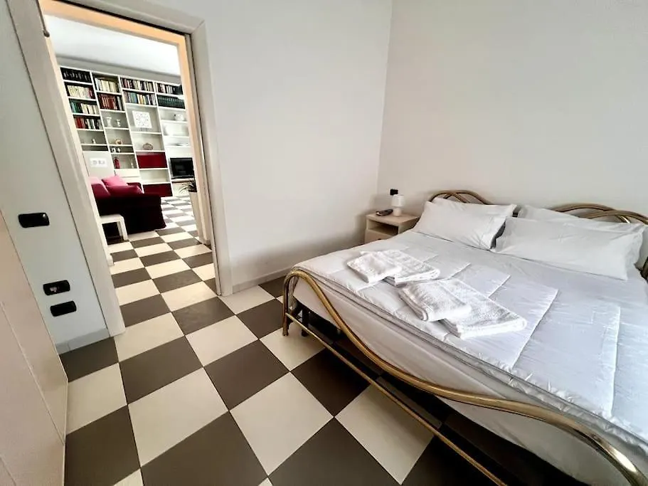 Bilocale Per 4 - Linea Rossa Precotto E Gorla Apartment Milan Italy